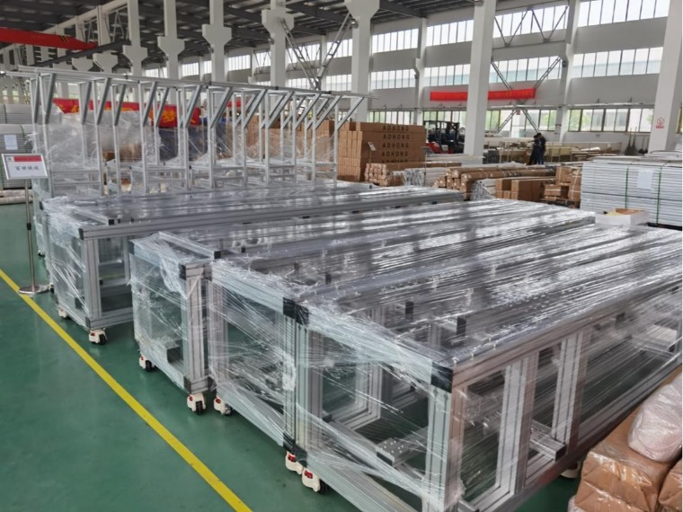 為什么工廠設(shè)備機(jī)架都紛紛改用鋁型材機(jī)架？